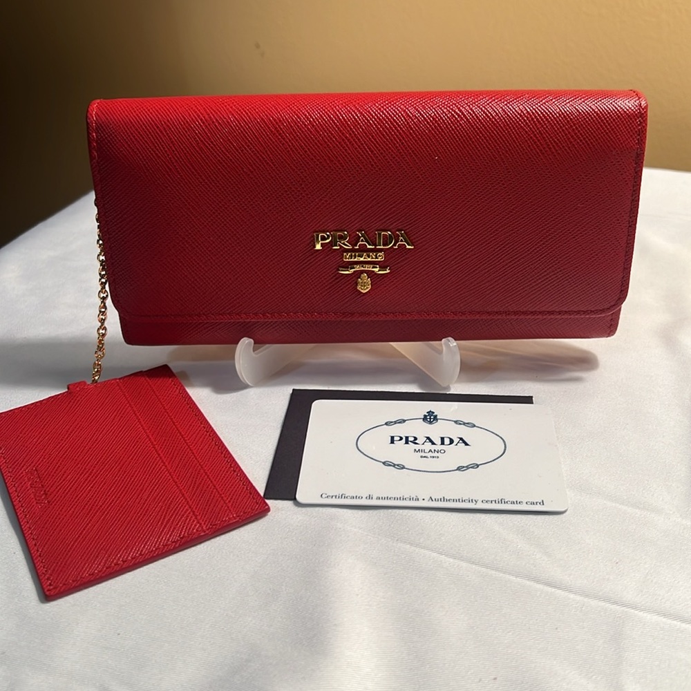 🔥 💯 Authentic Prada Wallet - Picture 3 of 10